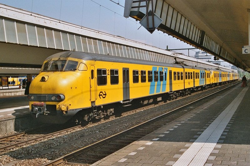 Drei Plan V's in Rotterdam am 28-04-2004.