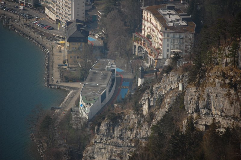 Ein Haus, gebaut wie ein Schiff, gesehen in Brunnen am 03.04.2009