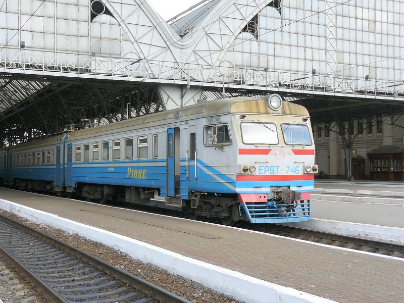 ER9T 746 in Lviv am 27-03-2008.