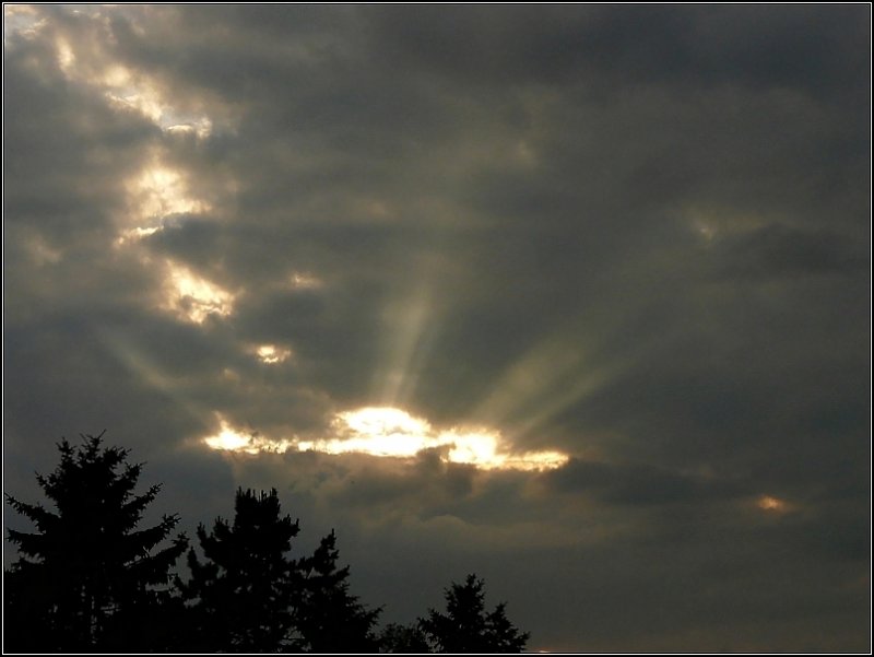 Gewitterwolken am Himmel ber Erpeldange. 17.06.08 (Jeanny)