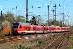 Stadler Flirt im Ruhrpott: Wenige Minuten nach dem Eurobahn-Flirt kommt eine Flirt 3-Doppeltraktion mit dem 1 428 502 der DB als RE 42 von M�nster nach Essen in Wanne-Eickel an.