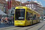 Straenbahn 222, hlt an Haltestelle am Hauptplatz in Graz.