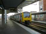 NMBS MW41 Tw 4135 Einfahrt Gleis 2 Antwerpen Centraal 31-10-2014.

NMBS MW41 dieseltreinstel 4135 aankomst spoor 2 Antwerpen Centraal 31-10-2014.