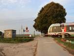Bahnbergang Wasserstrasse Hamminkeln 18-10-2024.
Overweg Wasserstrasse Hamminkeln 18-10-2024.