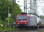 SBB Cargo Lok 482 012-2 mit Aufschriftt  Chemoil  Rangierbahnhof Gremberg, Bahnbergang Porzer Ringstrae, Kln, Deutschland 20-05-2016.