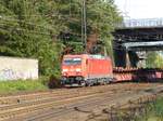 Elektrisch/584633/db-cargo-lok-185-383-7-hoffmannstrasse DB Cargo Lok 185 383-7 Hoffmannstrasse, Oberhausen 13-10-2017.

DB Cargo loc 185 383-7 Hoffmannstrasse, Oberhausen 13-10-2017.