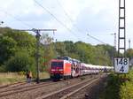 DB Lok 145 014-7 bei Bahnbergang Tecklenburger Strae, Velpe 28-09-2018.