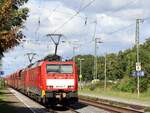 DB Cargo Lokomotive 189 041-7 und 189 036-7 durchfahrt Gleis 1 Bahnhof Empel-Rees 16-09-2022.

DB Cargo locomotief 189 041-7 en 189 036-7 doorkomst spoor 1 station Empel-Rees 16-09-2022.