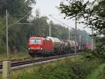 DB Cargo Vectron Lokomotive 193 335-7 (91 80 6193 335-7 D-DB) bei Bahnbergang Haagsche Strasse, Emmerich am Rhein 19-09-2024.