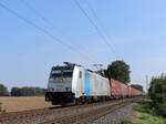 Lineas Lokomotive 186 427-1 (91 80 6186 427-1 D-Rpool) bei Bahnbergang Wasserstrasse, Hamminkeln 19-09-2024.