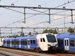 Arriva Stadler FLIRT3 TRiebzug 457 mit dem Name  Het Witte Stadje  Bahnhof Maastricht 18-08-2024.

Arriva Stadler FLIRT3 treinstel 457 met de naam  Het Witte Stadje  station Maastricht 18-08-2024.
