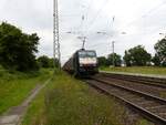 DB Cargo Locomotive 189 089-6 (91 80 6189 089-6 D-DB) mit Schwesterlok Bahnhof Empel-Rees 30-07-2021.


DB Cargo locomotief 189 089-6 (91 80 6189 089-6 D-DB) met zusterloc station Empel-Rees 30-07-2021.