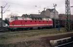 219er fahrt mit Güterzug durch Lehrte am 07-01-1993.