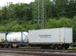 Sgnss Drehgestell-Containertragwagen von Hupac aus der Schweiz mit Nummer 33 RIV 85 CH-HUPAC 4576 441-1 Rangierbahnhof Gremberg, Porzer Ringstrae, Klen, Deutschland 08-07-2016.