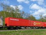 Sgns HUPAC Drehgestell-Containertragwagen mit Nummer 33 RIV 85 CH-HUPAC 455 5 592-5  Nemelaerweg, Oisterwijk, Niederlande 07-05-2021.