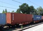 Sggrss Wascosa Gelenk-Containertragwagen aus Bulgarien mit Nummer 33 TEN 52 BG-WASCO 496 0 084-2 Gleis 6 Bahnhof Dordrecht, Niederlande 25-06-2024.