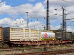 Sggnss Metrans Drehgestell-Containertragwagen aus Tschechien mit Nummer 33 TEN 54 CZ-MT 4663 683-9 Gterbahnhof Oberhausen West, Deutschland 11-07-2024.