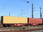 Sggrs DB Cargo Gelenk-Containertragwagen mit Nummer 31 TEN 80 D-DB 4850 691-5 Gterbahnhof Oberhausen West 11-07-2024.

Sggrs gelede containerdraagwagen van DB Cargo met nummer 31 TEN 80 D-DB 4850 691-5 goederenstation Oberhausen West 11-07-2024.