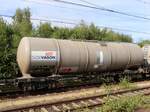 Zacns Slovvagon Drehgestell-Kesselwagen aus Slowakei  mit Nummer 33 TEN 56 SK-SLVAG 7829 485-1 Bahnhof Bad Bentheim, Deutschland 27-08-2025.


Zacns vierassige ketelwagen uit Slowakije van Slovvagon met nummer 33 TEN 56 SK-SLVAG 7829 485-1 station Bad Bentheim, Duitsland 27-08-2025.