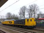 SHD (Stichting Historisch Dieselmaterieel) Diesellok 2205 mit CTO Messwagen Gleis 7 Dordrecht 16-02-2017.