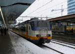 Elektrisch/109296/sgm-iii-sprinter-nummer-2958-als-nahverkehrzug SGM-III Sprinter Nummer 2958 als Nahverkehrzug nach Nijmegen auf Gleis 8 in Arnhem am 02-12-2010.