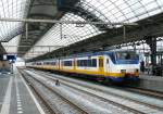 Sprinter 2971 en 2960 spoor 10 Amsterdam Centraal Station 23-10-2013.