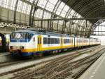 Sprinter TW 2938 und 29XX Gleis 11 Amsterdam Centraal Station 18-06-2014.