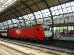 TRAXX Lok 186 120 (91 84 1186 120-9) Gleis 13 Amsterdam Centraal Station 05-08-2015.

TRAXX loc 186 120 (91 84 1186 120-9) spoor 13 Amsterdam Centraal Station 05-08-2015.