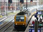 NS TRAXX Lokomotive 186 033 (91 84 1186 033-4 NL-NS) Gleis 9 Rotterdam Centraal Station 11-12-2019.