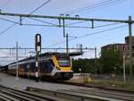 NS SNG-4 Triebzug 2717 Nahverkerhrszug 7035 von Apeldoorn nach Almelo. Abfahrt Bahnhof Deventer 16-05-2023.

NS SNG-4 treinstel 2717 als trein 7035 van Apeldoorn naar Almelo. Vertrek station Deventer 16-05-2023.