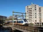 NS SLT Triebzug 2444 und 2657 Eisenbahnbrcke Galgewaterbrug, Leiden 04-11-2024.

NS SLT treinstel 2444 en 2657 Spoorbrug Galgewaterbrug, Leiden 04-11-2024.