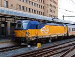 NS Vetron Lokomotive 193 939-6 (91 80 6193 939-6 D-ELOC) mit IC nach Hannover Gleis 2 Amersfoort Centraal 08-04-2025.

NS Vetron locomotief 193 939-6 (91 80 6193 939-6 D-ELOC) met IC naar Hannover spoor 2 Amersfoort Centraal 08-04-2025.