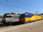 NS Vectron Lokomotive 193 737-4 (91 80 6193 737-4 D-ELOC) mit Intercity von Hannover nach Amsterdam und RFO (Rail Force One) Lokomotive 1829 (91 84 1570 829-9) ex-NS 1829 Amersfoort Centraal 14-05-2024.

NS Vectron locomotief 193 737-4 (91 80 6193 737-4 D-ELOC) met intercity van Hannover naar Amsterdam en RFO (Rail Force One) locomotief 1829 (91 84 1570 829-9) ex-NS 1829 Amersfoort Centraal 14-05-2024.