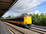 NS ICM-III Triebzug 4012 Gleis 5 Bahnhof Deventer 16-05-2023.

NS ICM-III treinstel 4012 spoor 5 station Deventer 16-05-2023.