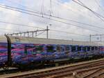NMBS I 11 Bpm 2. Klasse Sitzwagen mit Nummer 12863 UIC nummer Bpm 61 88 20-90 063-6. Tomorrowland Express Wagen 3 in Zug 14402 durchfahrt Bahnhof Venlo, Niederlande 24-07-2025. 


NMBS I 11 Bpm 2e klasse zitrijtuig met nummer 12863 UIC nummer Bpm 61 88 20-90 063-6 als rijtuig nummer  in Tomorrowland Express trein 14402 doorkomst station Venlo, NL 24-07-2025.
