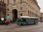 ATV (Azienda Trasporti Verona s.r.l.) Bus 1287 Scania Citywide LF CNG Baujahr 2015. Piazza Bra, Verona, Italien 21-10-2025.

ATV (Azienda Trasporti Verona s.r.l.) bus 1287 Scania Citywide LF CNG bouwjaar 2015. Piazza Bra, Verona, Itali� 21-10-2025.