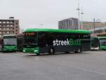 QBuzz Bus 8212 Iveco Crossway LE ELEC 12 Baujahr 2024. Stationsplein, Leiden 16-12-2024.

QBuzz bus 8212 Iveco Crossway LE ELEC 12 bouwjaar 2024. Stationsplein, Leiden 16-12-2024.