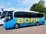 Mercedes Tourino von Born aus der Schweiz im Stadthafen Sassnitz.