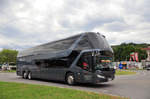 Neoplan Skyliner vom Autobusbetrieb Ludwig Pecnik aus sterreich in Krems gesehen.