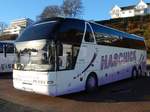 Neoplan Starliner von Haschick aus Deutschland im Stadthafen Sassnitz.