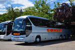 Neoplan Tourliner von GOHLA Reisen aus �sterreich in Krems gesehen.