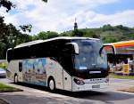 Setra 516 HD von Uniworld aus der SK im Juni 2015 in Krems.