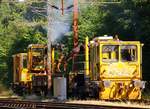 Die Vorbereitungen für die Schienen-Wechsel-Aktion im Grenzbahnhof Padborg laufen an, Banedanmark/Enterprise/Aarsleff Rail Trolje TR 210 und 220 dieselten heute Vormittag fleißig durch den