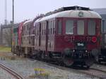 DSB Litra MY 1159 sowie Mx 1001 des DSB Togmuseums standen zusammen mit dem über 50 Jahre alten Dieseltriebwagen Mo 1846 bei strömendem Regen abgestellt in Aarhus.