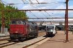 Mal wieder etwas im Archiv gekramt und 5 Bilder neu bearbeitet...DSB Litra MZ 1456 und DSB Litra MQ 42/4919 aufgenommen im Bahnhof von Fredericia/DK.