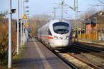 DB/DSB ICE 605 003/103/203/503 Tz 5503 als ICE von Aarhus/DK nach Berlin Ostbahnhof verlässt hier Schleswig.