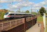 DSB/DB ICE-(T)D 0605 016/101/216/516 Tz5516 als ICE 381 nach Berlin/Ostbahnhof bei der Einfahrt in Schleswig.