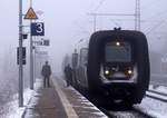 DSB Litra MFA/FF/MFB 50/54/5284 als Ersatzzug ICE 2901(Flensburg - Hamburg) für den ausgefallenen ICE 381(Aarhus - Berlin) beim Halt in Schleswig.