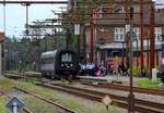 DSB IC3 MFA/FF/MFB 50/54/5281 kam aus Hamburg und wird hier im Grenzbahnhof Pattburg komplett kontolliert.