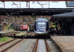 Typische Bahnhofsszene...alles stürmt in den Zug...DSB IC4 Litra MG 56/5859 nach Esbjerg ist soeben in Fredericia eingefahren.